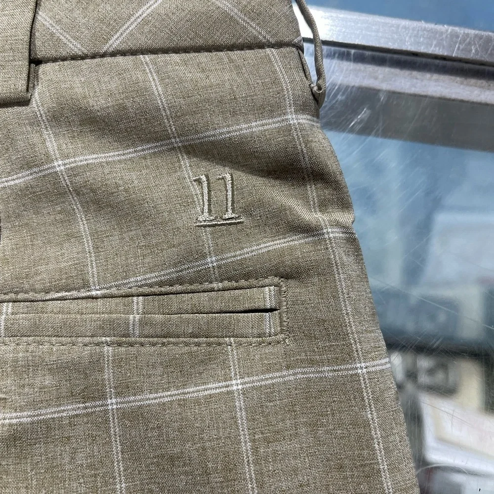 Walter Hagen Mens Beige Plaid Golf Shorts Size 30 Polyester‎ Spandex Blend